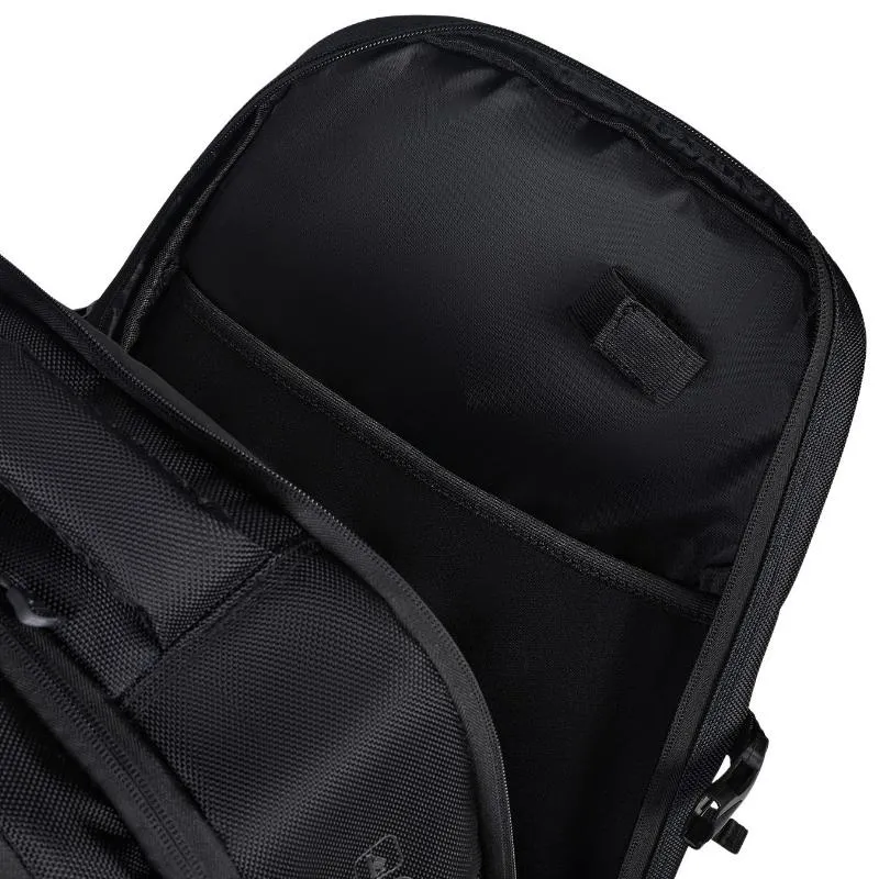 Bullpadel BPM26003 Tech Schwarzer Rucksack