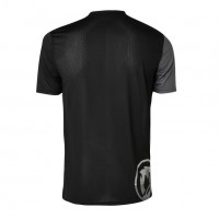 T-shirt nera della linea JHayber